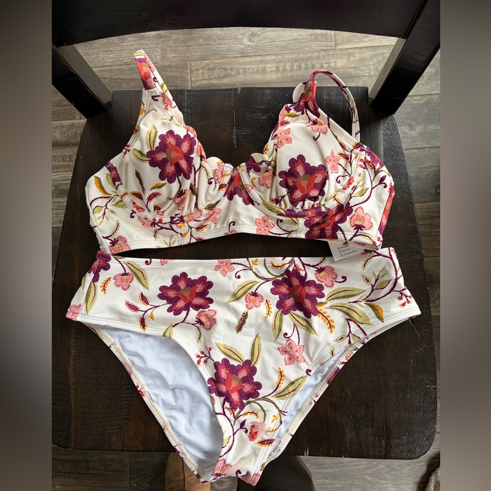 Cupshe White Floral Bikini Set with Purple and Pink Flowers